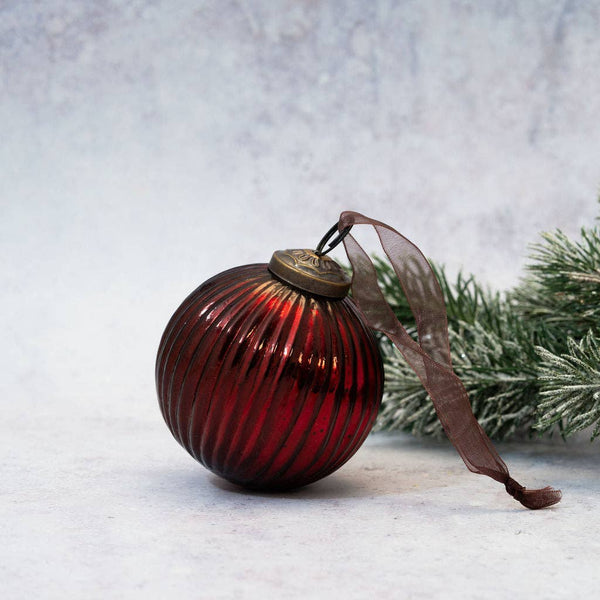 Wine Glass Ribbed Ball Ornament — Medium