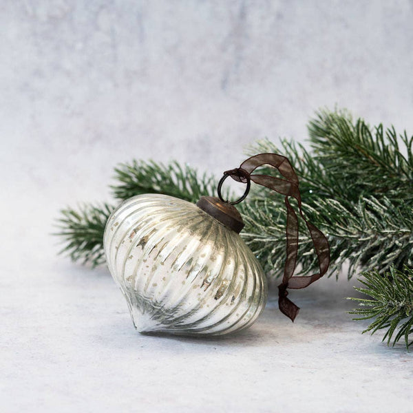 Silver Ribbed Lantern Ornament — Medium