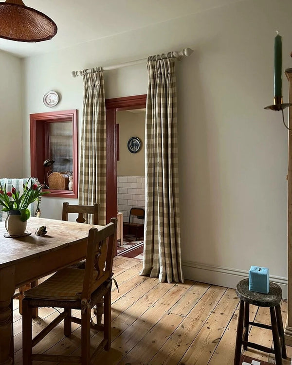 Picture Gallery Red  - Paint No. 42