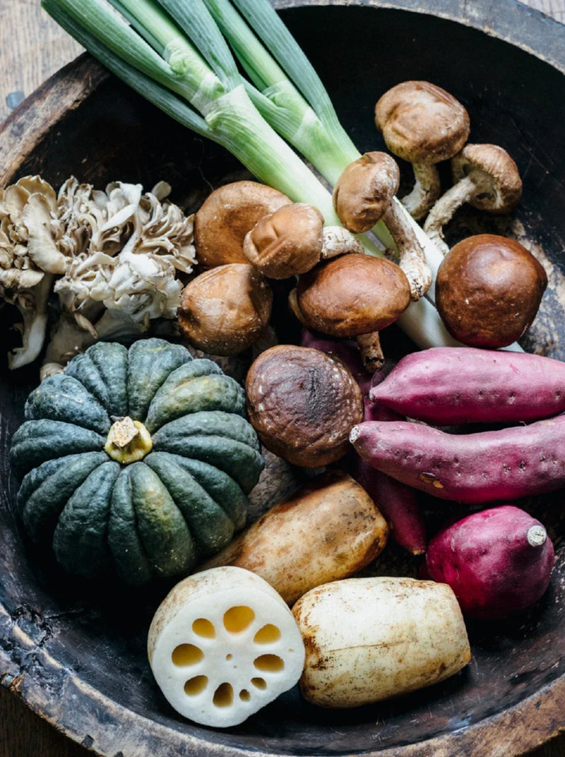 Simplicity at Home: Japanese Rituals, Recipes, and Arrangements for Thoughtful Living
