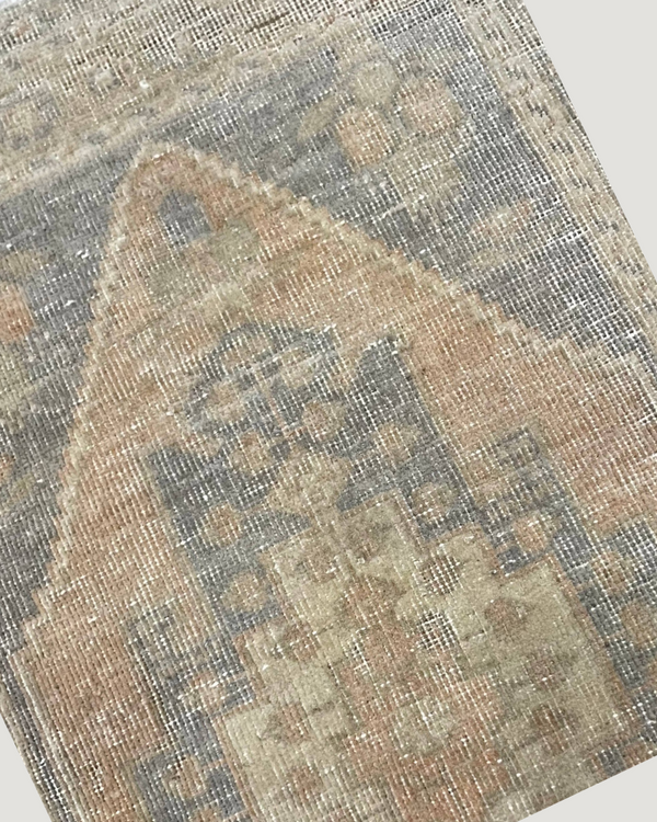 Petite Vintage Rug — No. 20